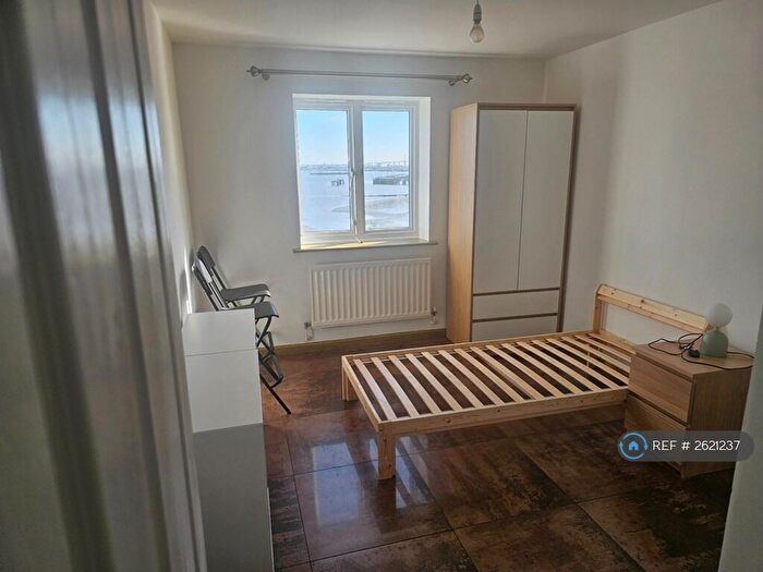 2 Bedroom Flat To Rent In Chichester Wharf, Erith, DA8