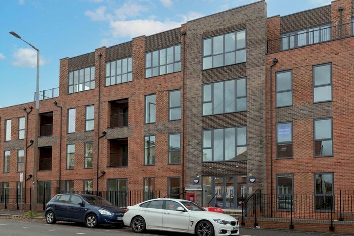 1 Bedroom Flat To Rent In Whippendell Road, Watford, WD18