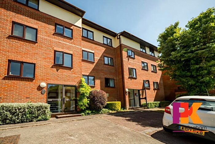 2 Bedroom Flat To Rent In Winchester Court, High Wycombe, HP11