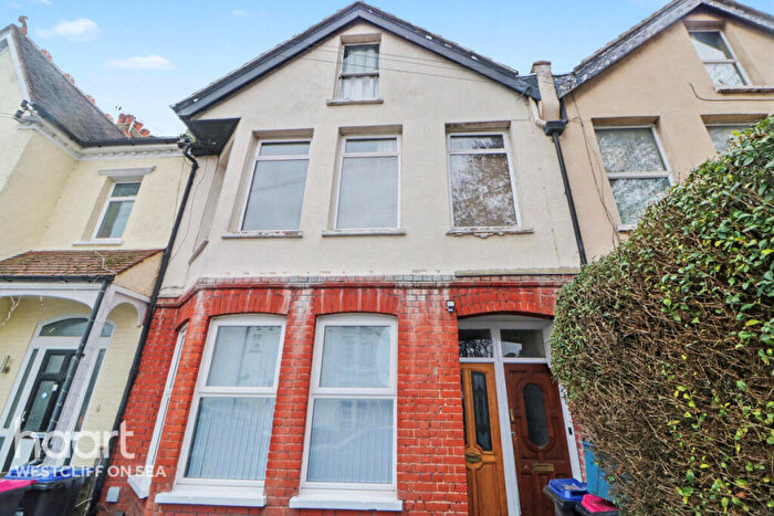 1 Bedroom Flat For Sale In Carisbrooke Road, Westcliff-On-Sea, SS0