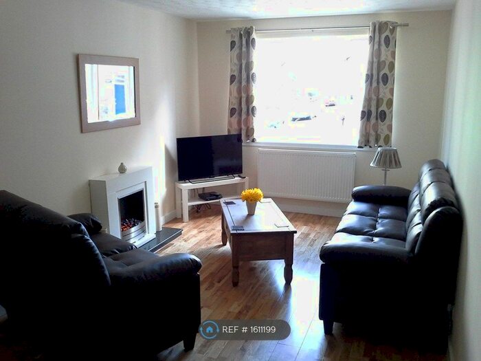 2 Bedroom Flat To Rent In Hawthornden Place, Edinburgh, EH7