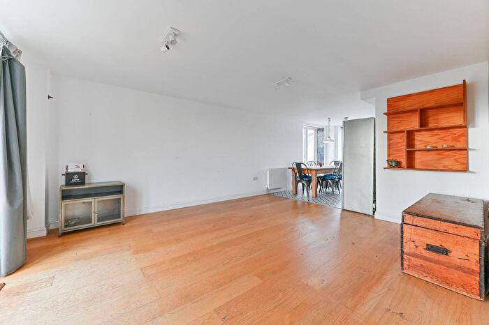 2 Bedroom Flat To Rent In Suffolk Road, South Norwood, London, SE25