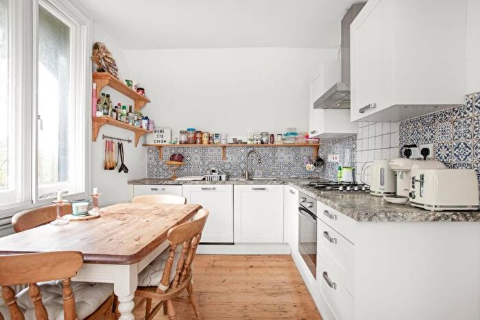 2 Bedroom Apartment For Sale In Crystal Palace Park Road, Sydenham, London, SE26