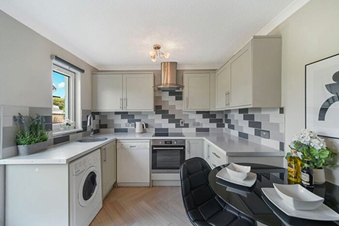 4 Bedroom Terraced House For Sale In The Murrays Brae, Edinburgh, EH17