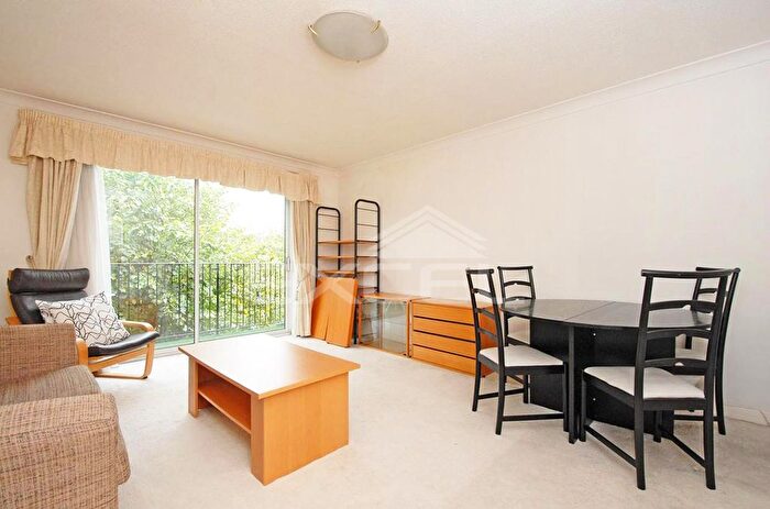 1 Bedroom Flat For Sale In Priory Road, West Hampstead, NW6