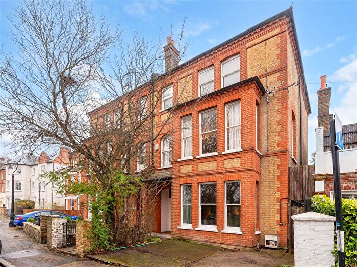 6 Bedroom Property For Sale In Windmill Drive, London, SW4