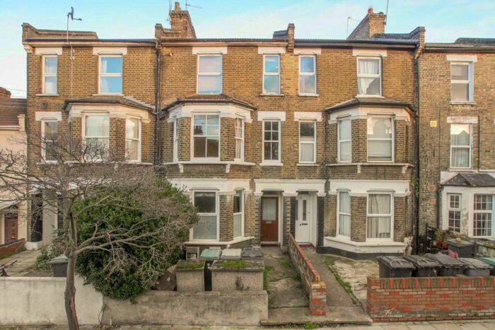 2 Bedroom Apartment To Rent In North Grove, South Tottenham, N15