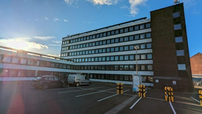 1 Bedroom Apartment To Rent In Yeadon House, Green Lane, Leeds, West Yorkshire, LS19