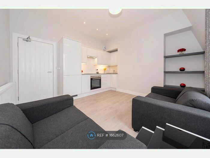 2 Bedroom Flat To Rent In Menzies Road, Aberdeen, AB11