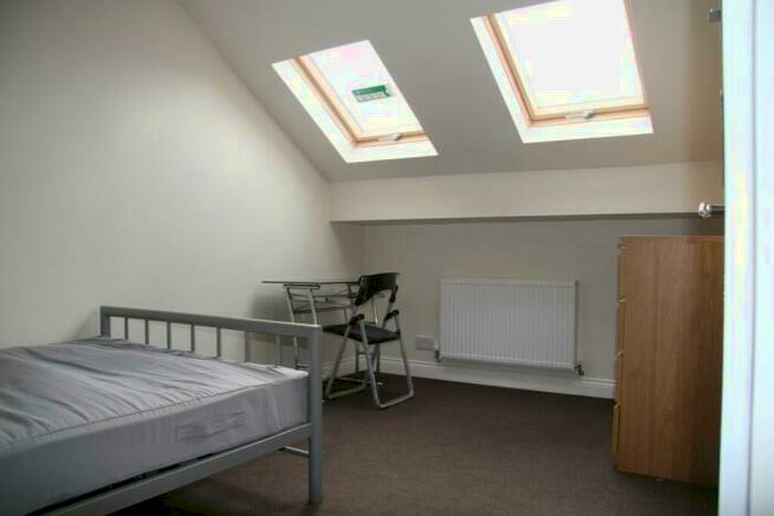 6 Bedroom House To Rent In Whitby Road, Fallowfield, Manchester, M14