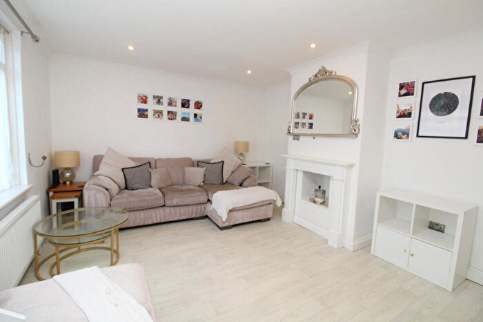 3 Bedroom Semi-Detached House To Rent In Batchwood Green, Orpington, BR5