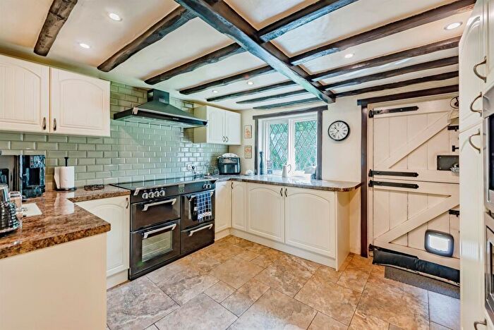 5 Bedroom Detached House For Sale In Hazelwick Mill Lane, Crawley, RH10