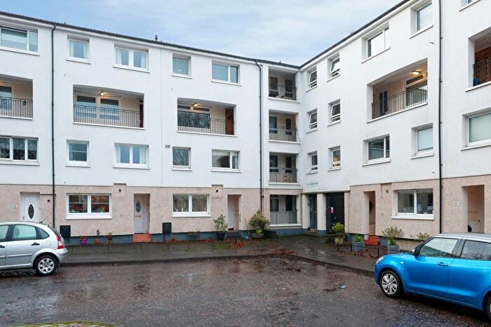 3 Bedroom Flat To Rent In Broomhill Drive, Broomhill, G11