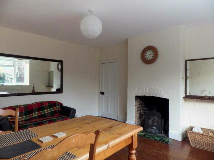 2 Bedroom Apartment To Rent In Bridge Street, Witney, Oxfordshire, OX28