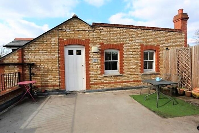 2 Bedroom Flat To Rent In Vestry Road, Walthamstow, London, E17
