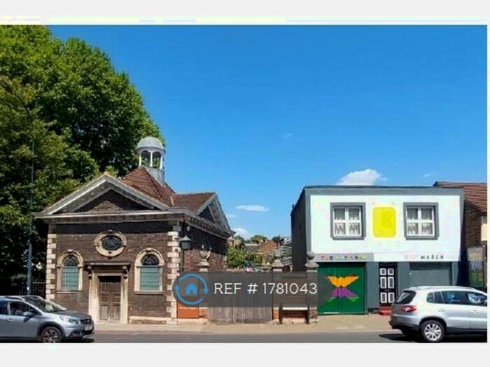 2 Bedroom Flat To Rent In Wren Mews, London, SE13