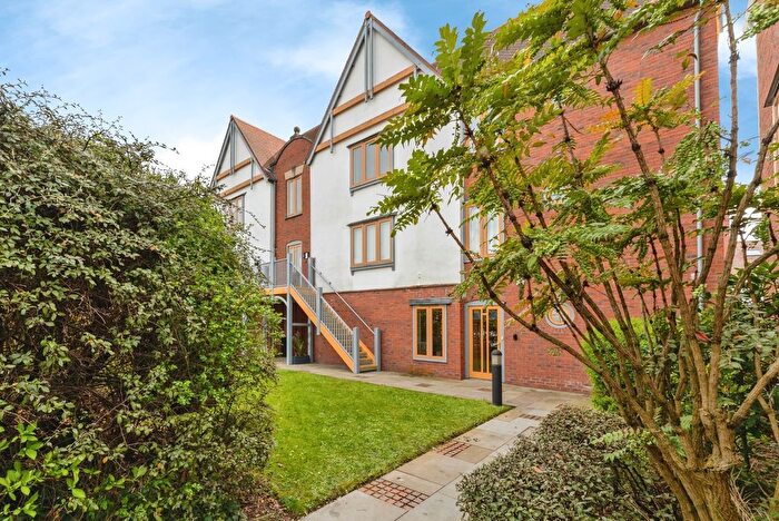 3 Bedroom Flat For Sale In Foregate Street, Chester, Cheshire, CH1