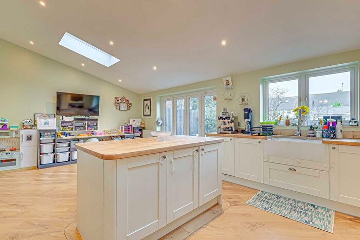 4 Bedroom Semi-detached House For Sale In London Road, Benfleet, SS7