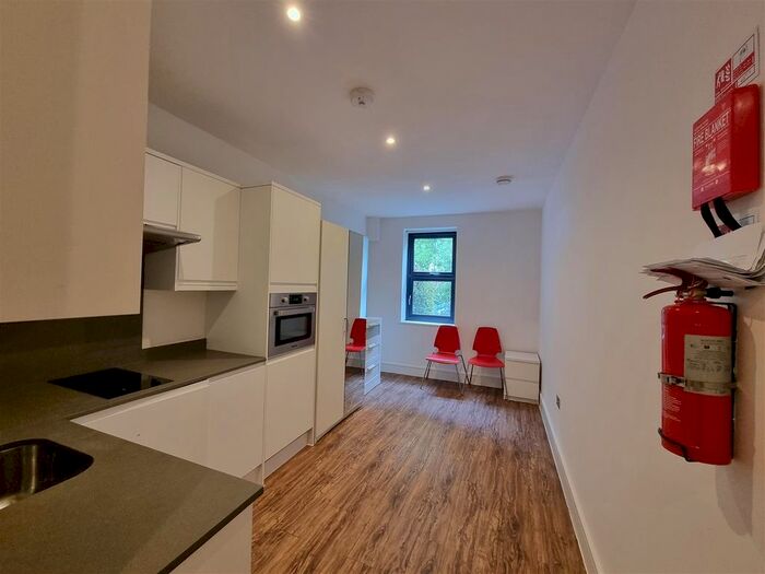 Studio To Rent In Willoughby Road, Turnpike Lane, London, N8