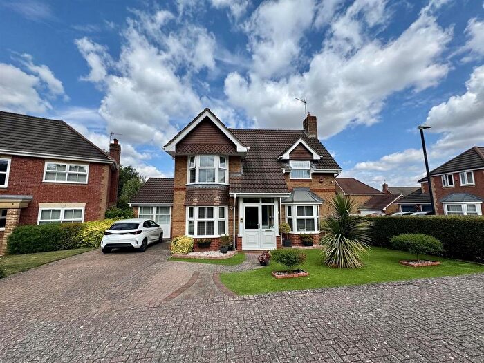 3 Bedroom Detached House For Sale In Ashdown Way, Taw Hill, Swindon, SN25