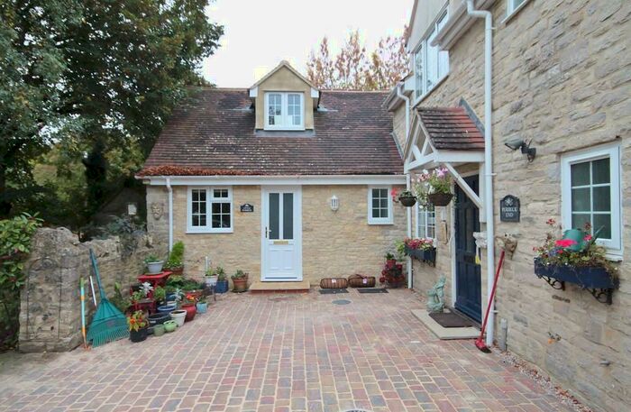 1 Bedroom Semi-Detached House To Rent In Kidlington, OX5