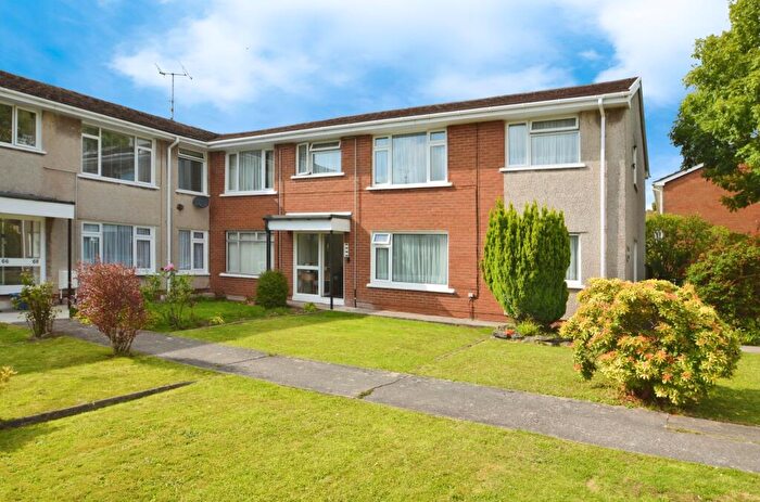 2 Bedroom Flat For Sale In Clos Hendre, Rhiwbina, Cardiff, CF14