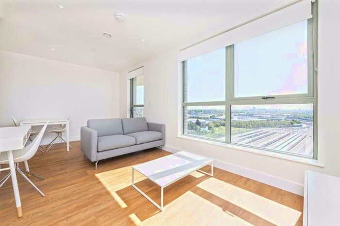 1 Bedroom Flat To Rent In Green Street, Willesden Junction, NW10