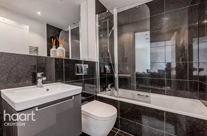 2 Bedroom Apartment To Rent In South End, Croydon, CR0