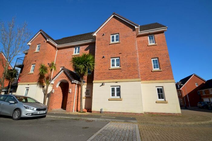 2 Bedroom Flat To Rent In Tasker Square, Llanishen, Cardiff, CF14