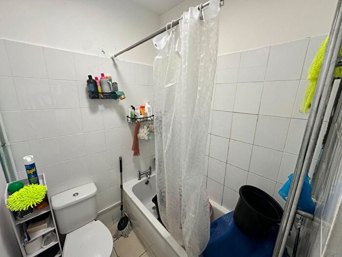 1 Bedroom Flat To Rent In Hitchin Road, Luton, Bedfordshire, LU2