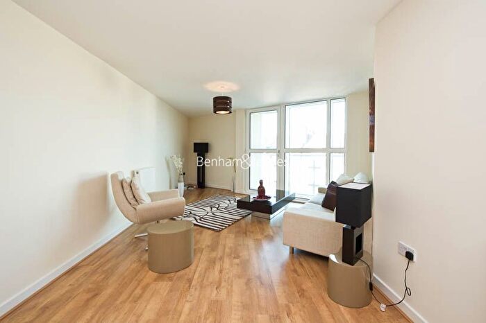 2 Bedroom Flat To Rent In Granville Gardens, Ealing, W5