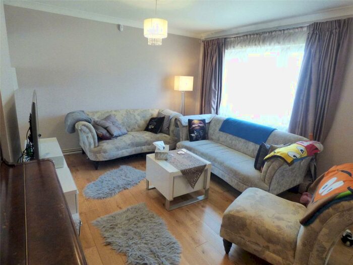 4 Bedroom Terraced House To Rent In Norbury Grove, London, NW7