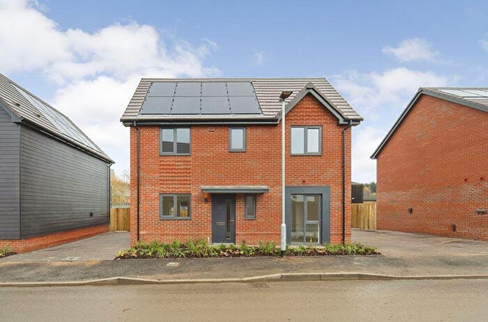 3 Bedroom Detached House To Rent In Wilks Road, Crowthorne, RG45