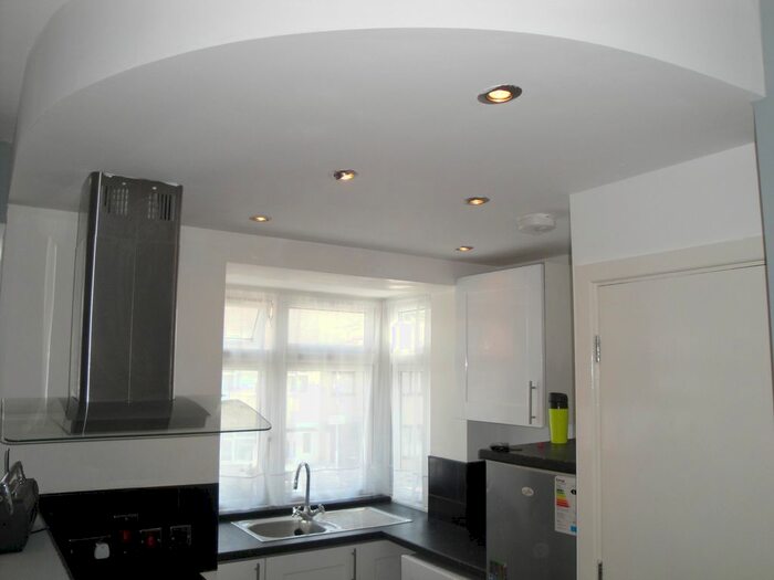 1 Bedroom Flat To Rent In Temple Avenue, Dagenham, RM8