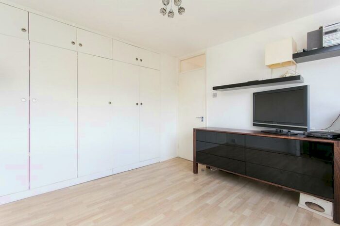 Studio To Rent In Rochester Terrace, Camden, NW1