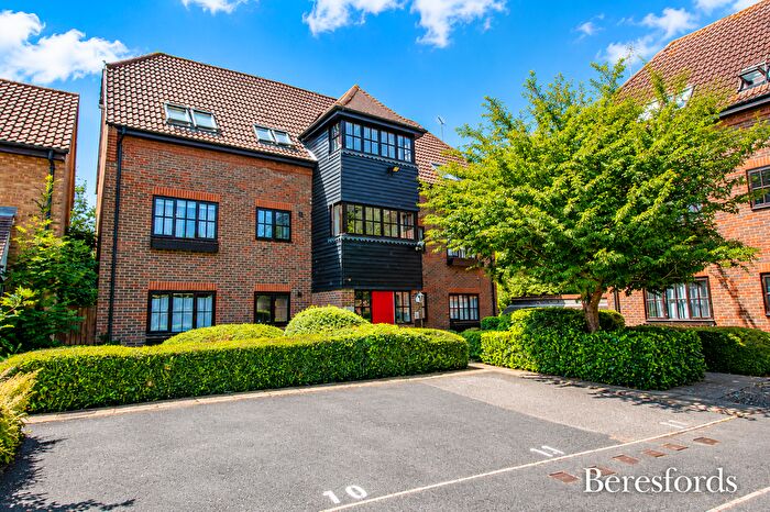 1 Bedroom Flat To Rent In Box Close, Laindon, SS15