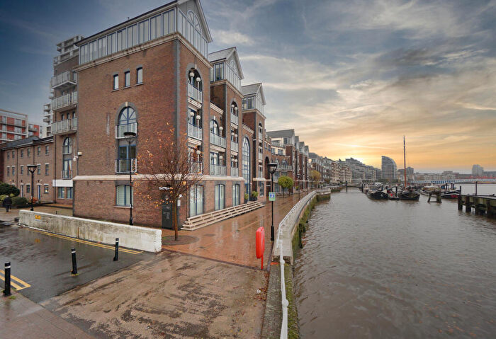 2 Bedroom Apartment To Rent In Molasses House, London, SW11