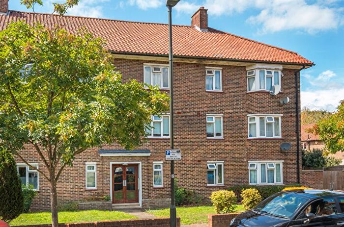 3 Bedroom Flat To Rent In Sycamore Road, Wimbledon, SW19