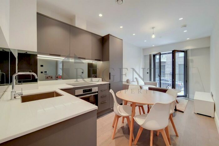 1 Bedroom Apartment To Rent In Dock East Apartments, Selsdon Way, E14