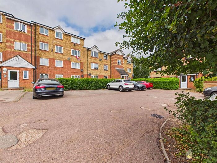 1 Bedroom Flat For Sale In Prestatyn Close, Stevenage, SG1