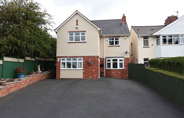 4 Bedroom Detached House For Sale In Pensnett, Tansey Green Road, DY5
