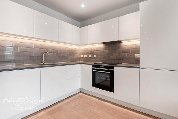 2 Bedroom Apartment For Sale In Royal Crest Avenue, London, E16