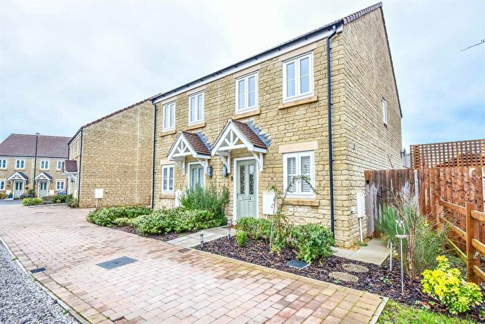 2 Bedroom Semi-Detached House For Sale In Goldfinch Edge, Cam, GL11