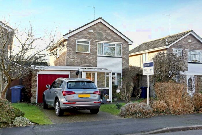 3 Bedroom Detached House To Rent In Pound Crescent Marlow, SL7