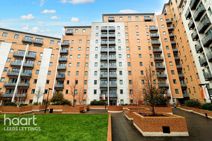 2 Bedroom Apartment To Rent In Elmwood Lane, Leeds, LS2