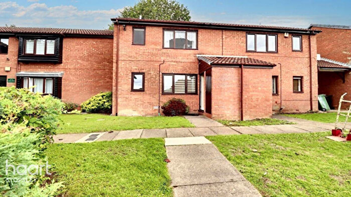 1 Bedroom Maisonette For Sale In Colin Road, Luton, LU2