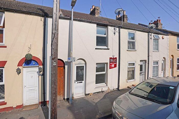 2 Bedroom Terraced House To Rent In Fox Street, Gillingham, ME7