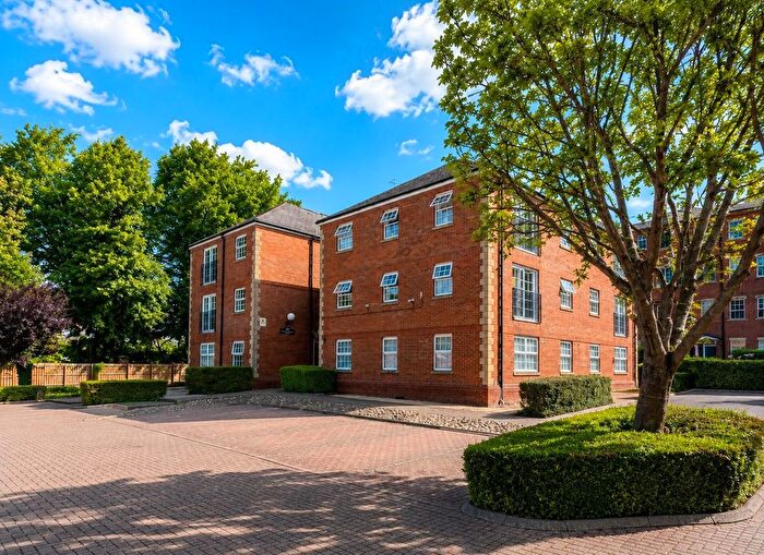 2 Bedroom Flat To Rent In Latymer Court, Northampton, NN1