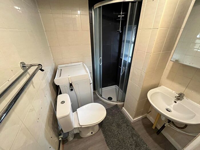 2 Bedroom Apartment To Rent In Toledo Road, Southend On Sea, SS1