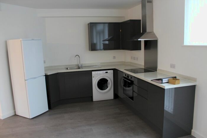 2 Bedroom Flat To Rent In West Street, Fareham, PO16